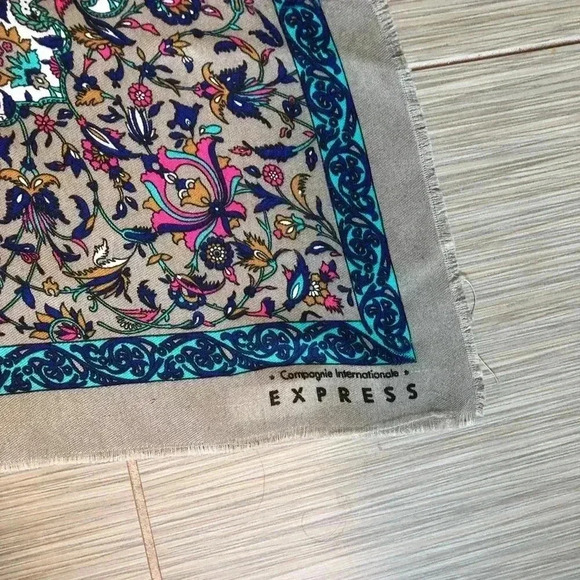 Express scarf - Picture 3 of 3